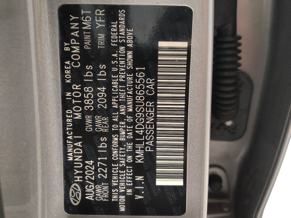 Used 2025 Hyundai Elantra SE FWD image 33