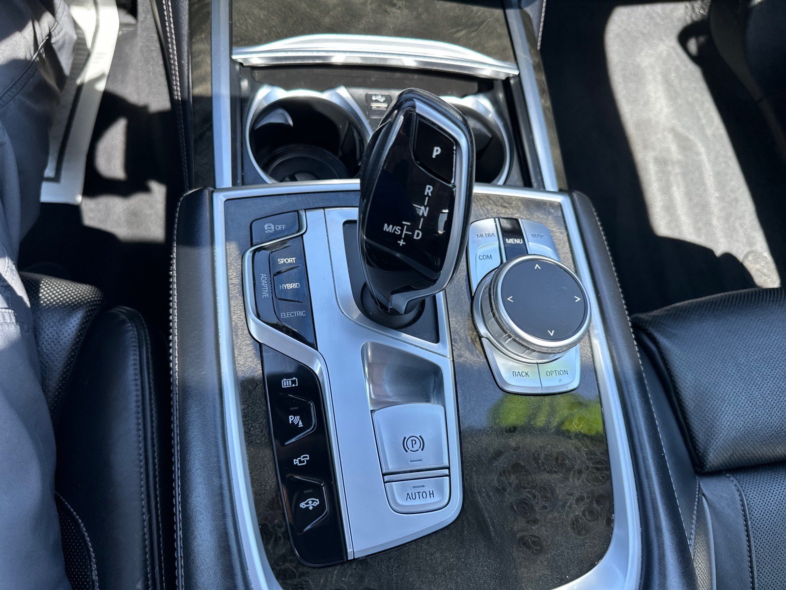 Used 2020 BMW 745e xDrive AWD/4WD image 40