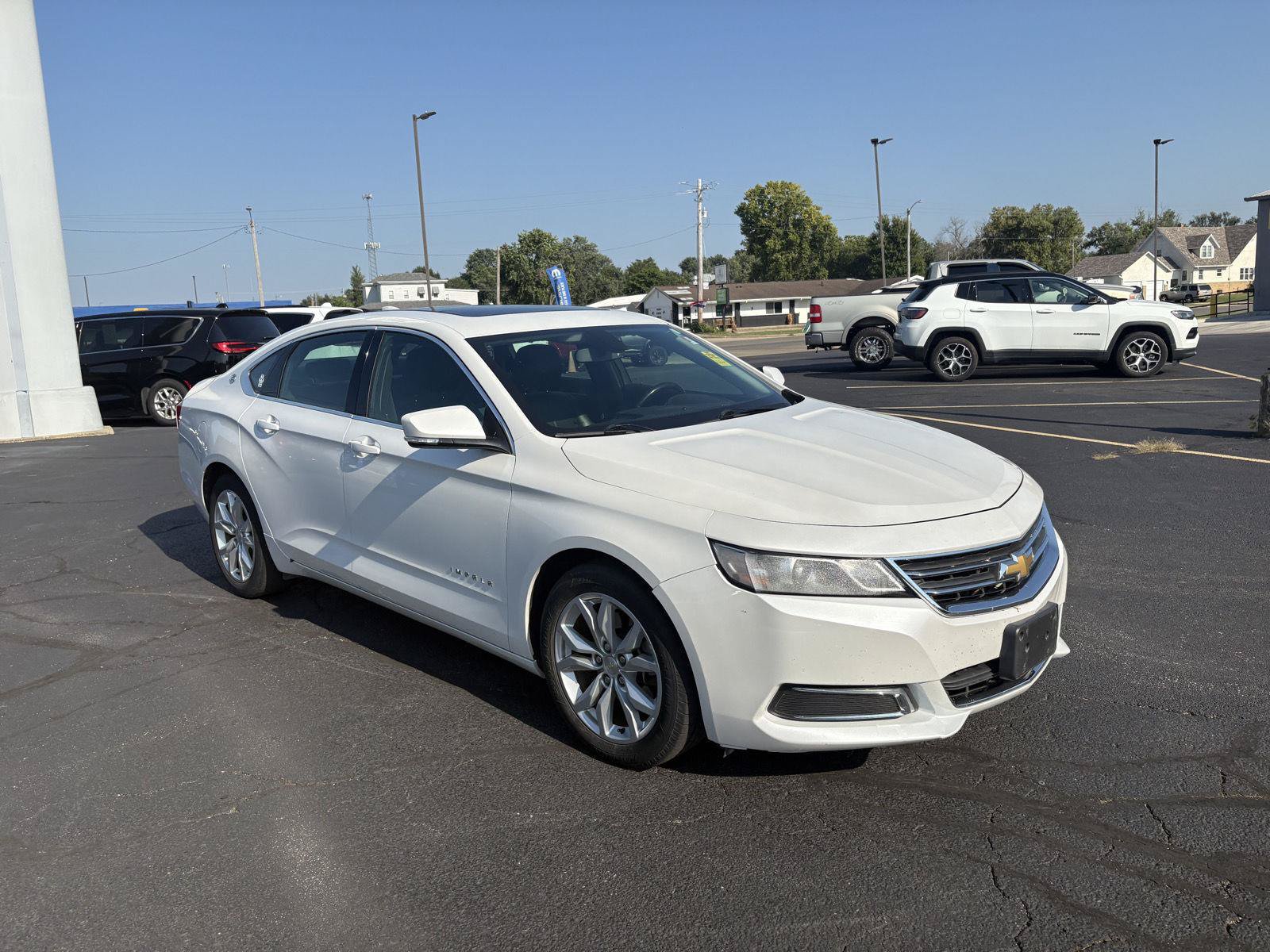 Used 2016 Chevrolet Impala LT w/ Convenience Package FWD image 2