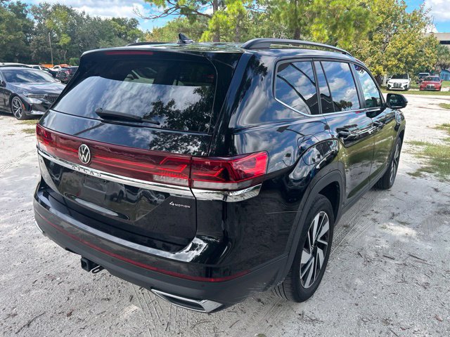Used 2025 Volkswagen Atlas SE AWD/4WD image 4