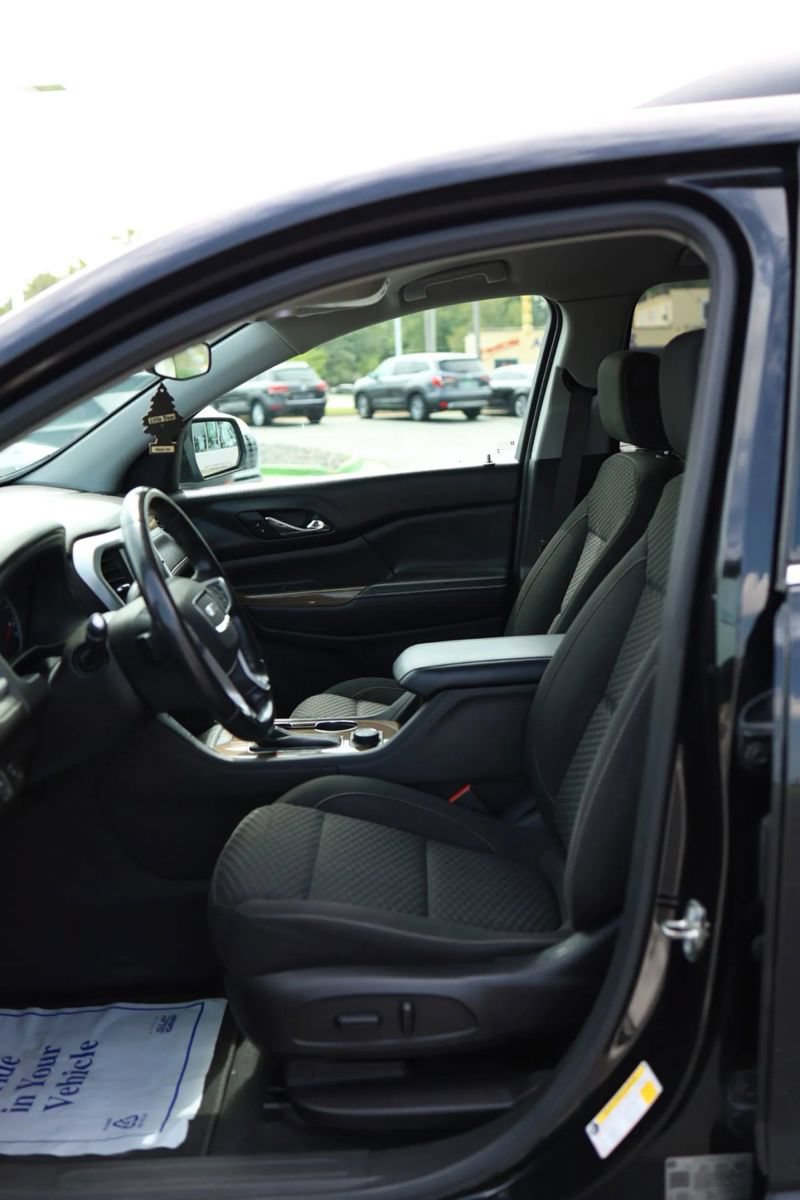 Used 2018 GMC Acadia SLE w/ LPO, Black Accent Package AWD/4WD image 28