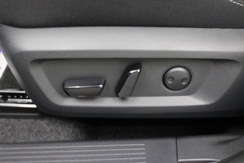 Used 2026 Nissan Rogue SV FWD image 18