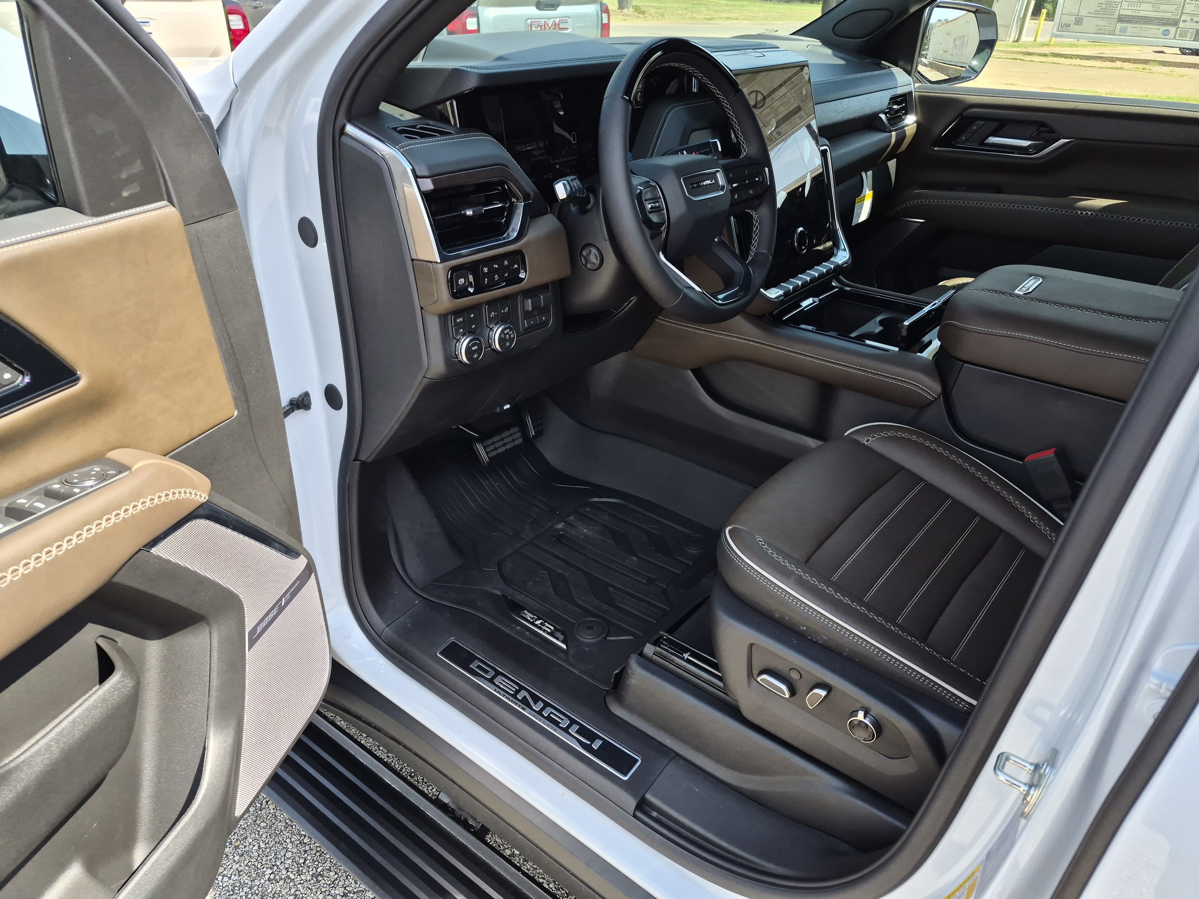 New 2026 GMC Yukon Denali Ultimate AWD/4WD image 5