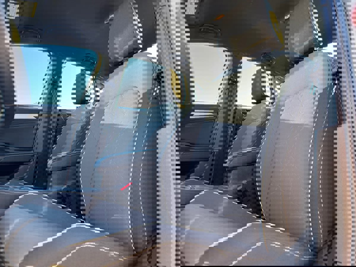 Used 2025 Volkswagen Jetta Sport image 16