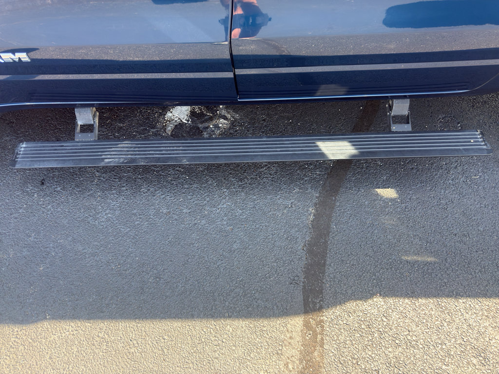 Used 2023 RAM 1500 Laramie RWD image 29