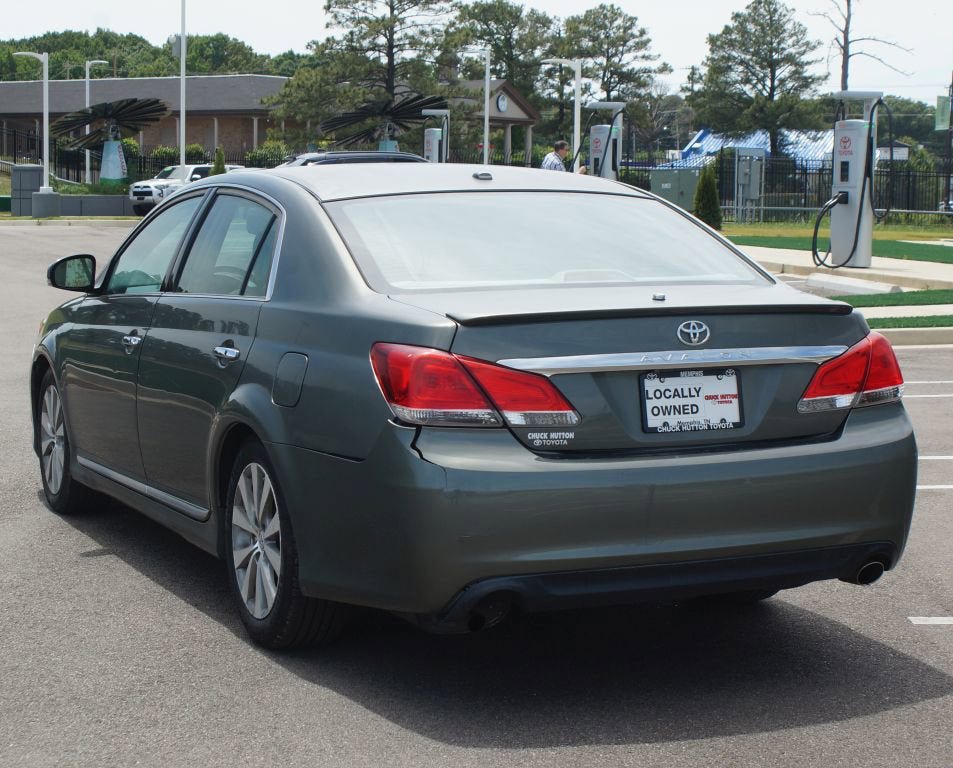 Used 2011 Toyota Avalon Limited FWD image 13
