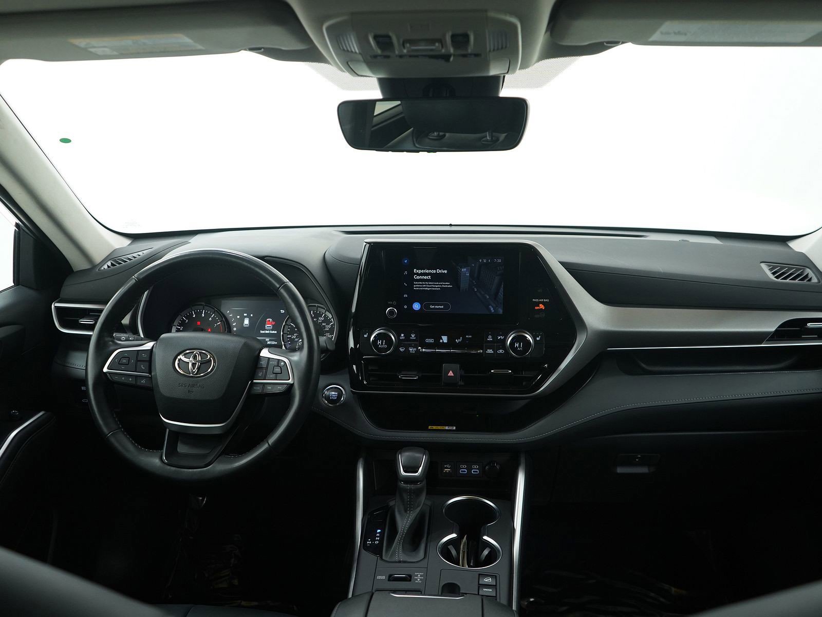 Used 2023 Toyota Highlander XLE image 13