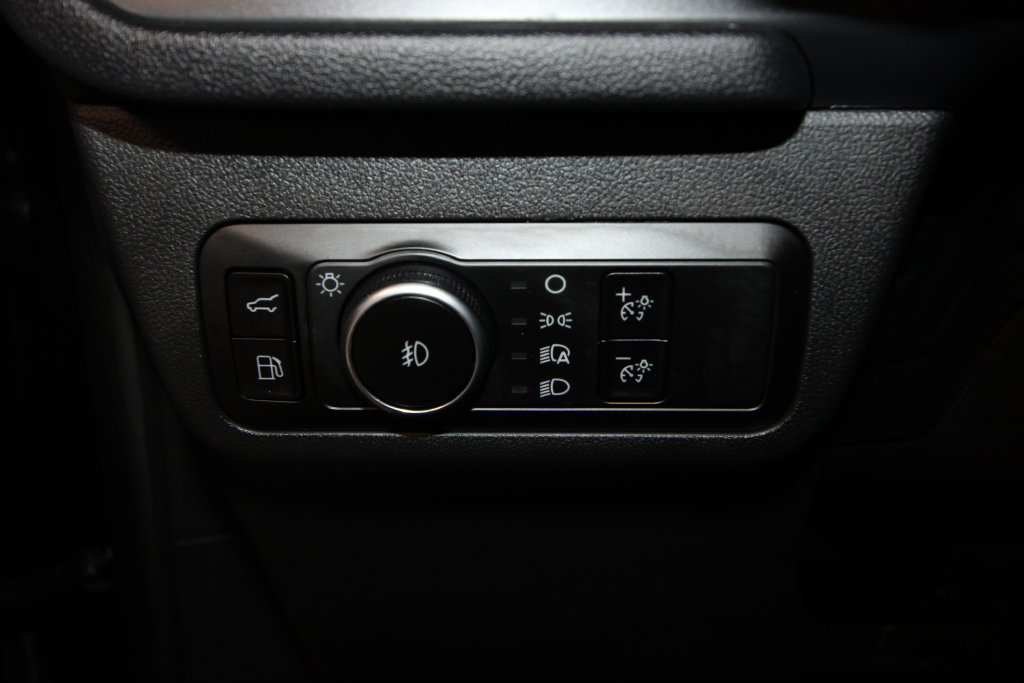 Used 2025 Ford Escape ST-Line Select AWD/4WD image 9