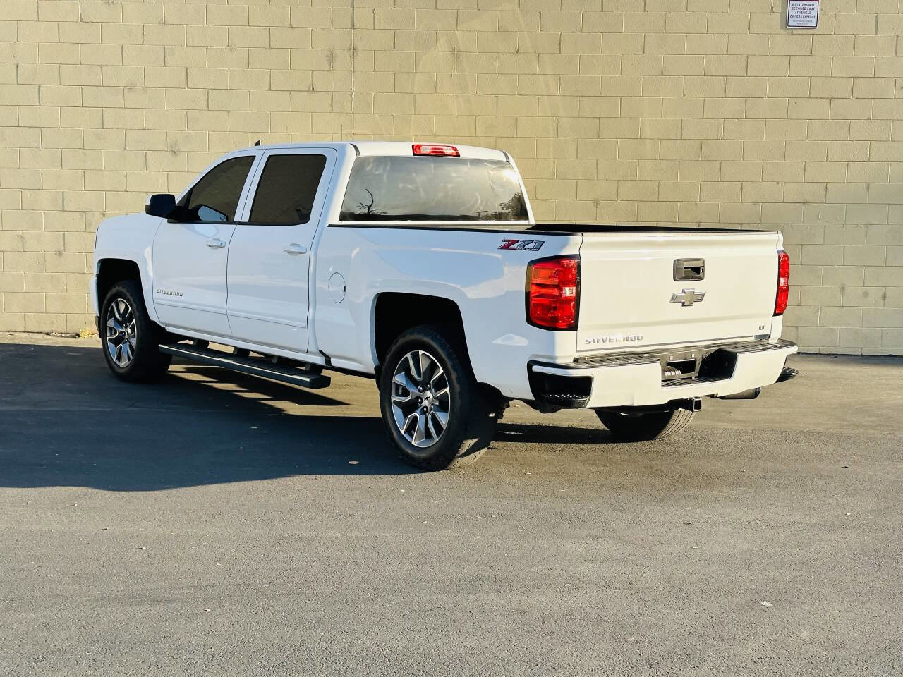 Used 2018 Chevrolet Silverado 1500 LT w/ All Star Edition image 5