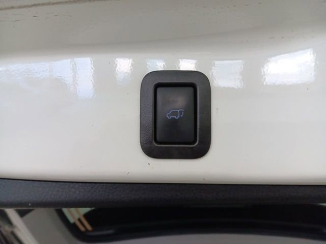 Used 2019 Toyota Highlander XLE image 39