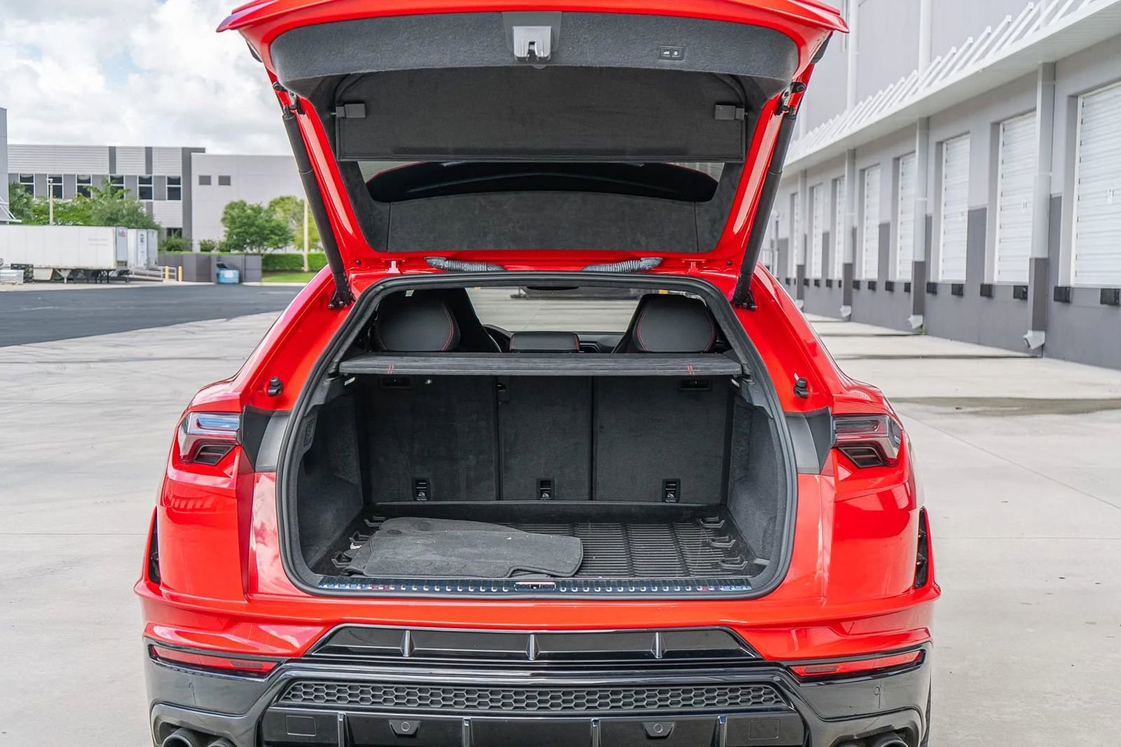 Used 2023 Lamborghini Urus S AWD/4WD image 21