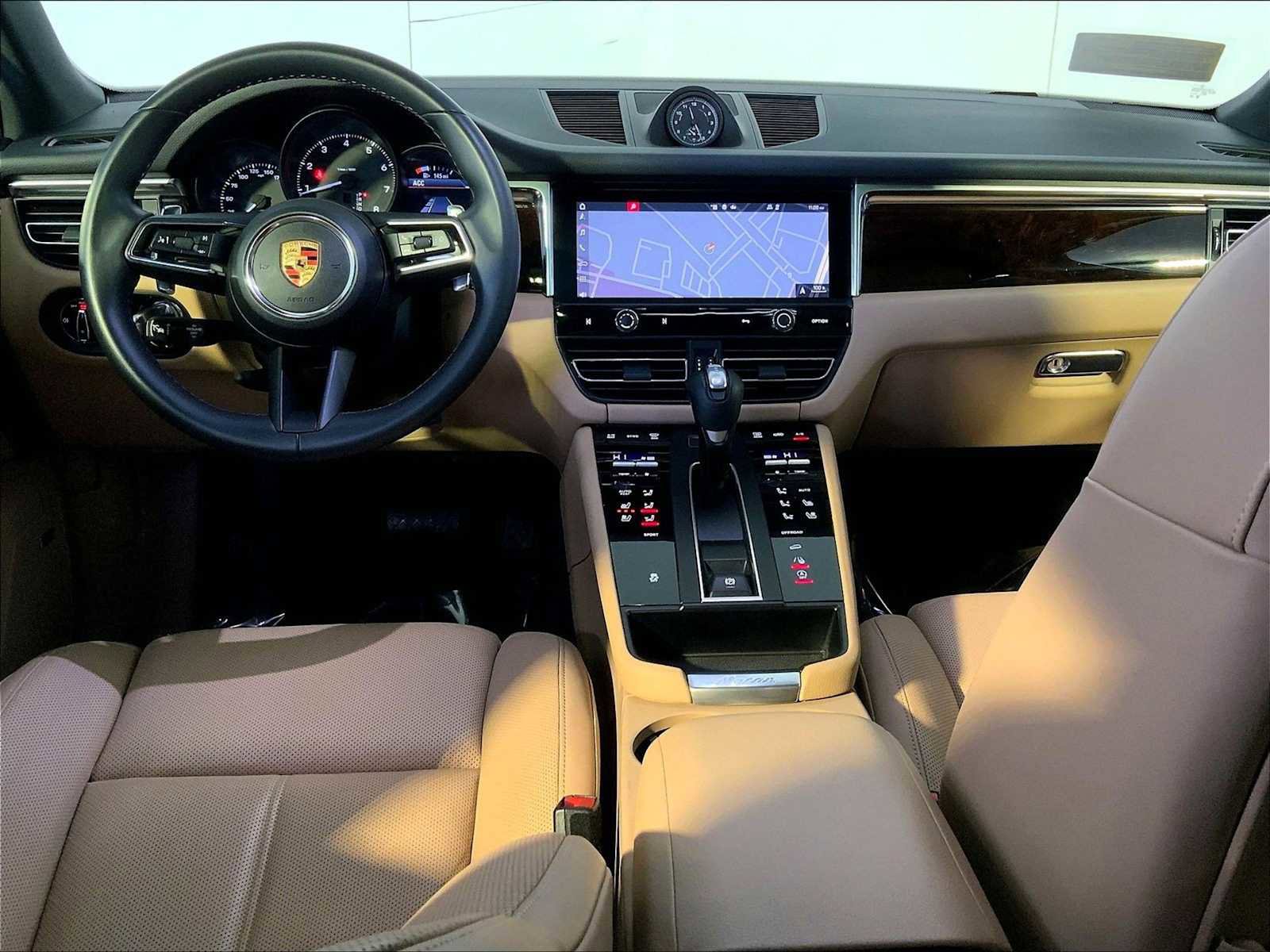 Certified 2023 Porsche Macan image 14