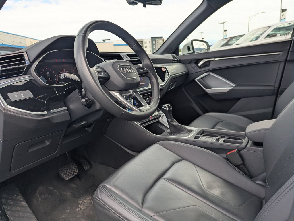 Used 2025 Audi Q3 2.0T Premium AWD/4WD image 23