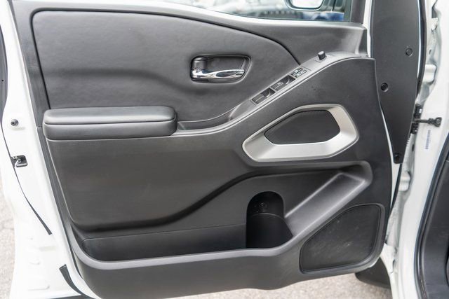 Certified 2025 Nissan Frontier SV image 16