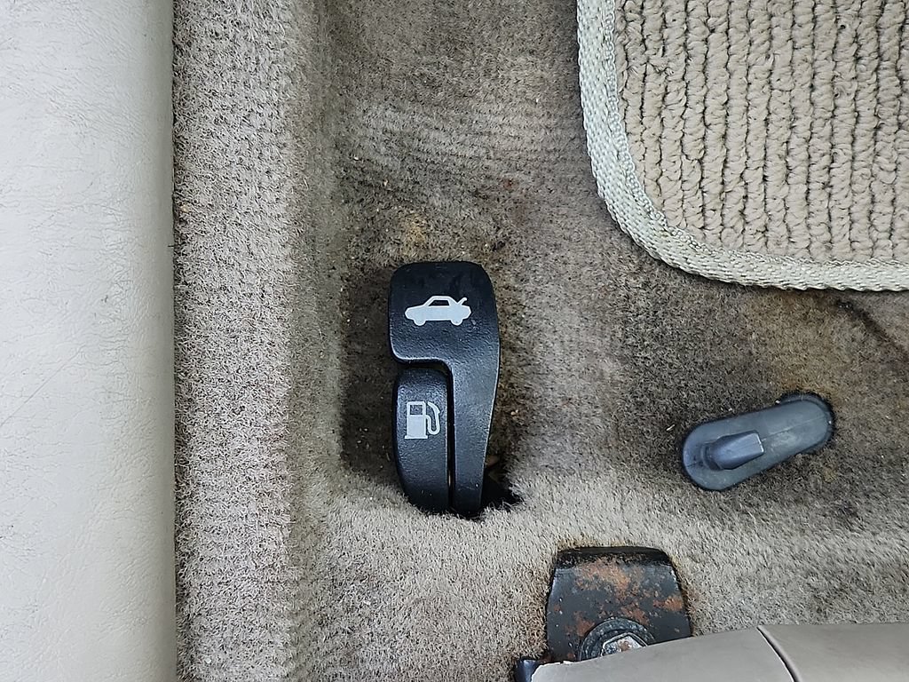 Used 2003 Toyota Camry LE FWD image 26