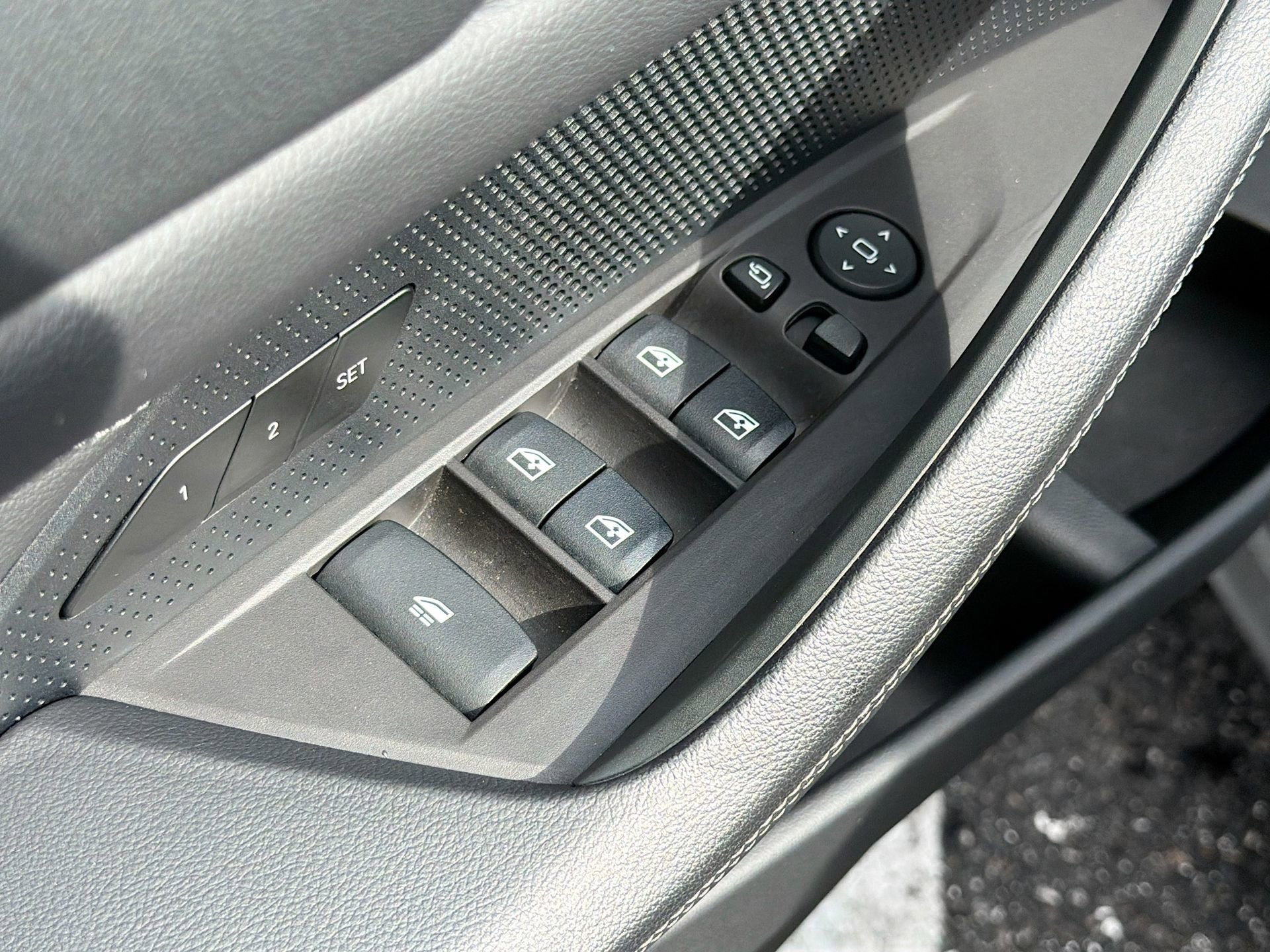 Certified 2025 BMW 430i Convertible image 23