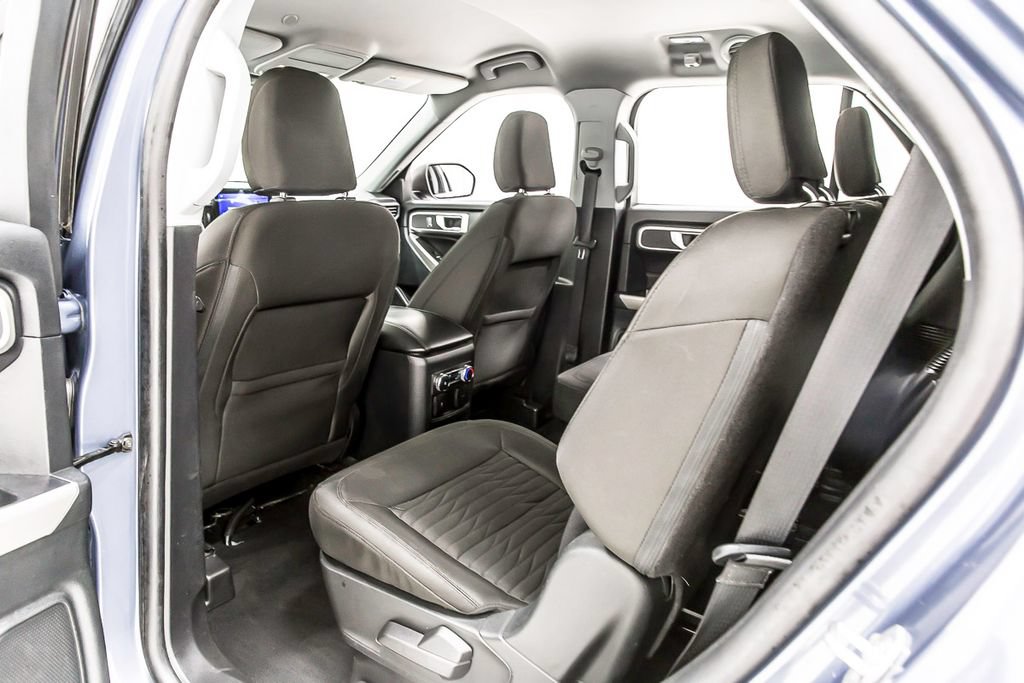 Used 2021 Ford Explorer XLT AWD/4WD image 29