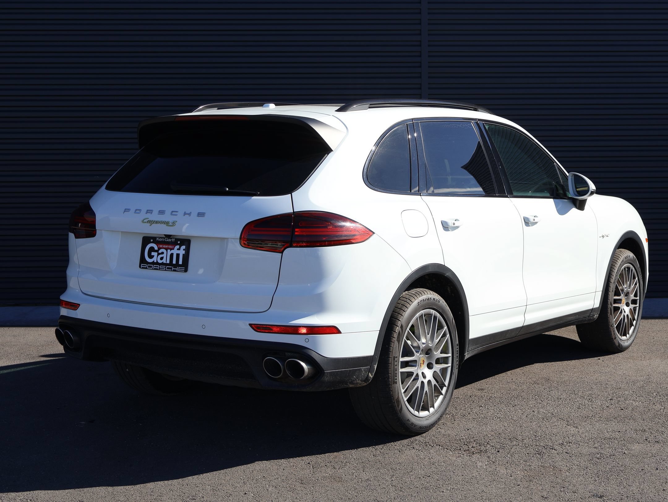 Used 2016 Porsche Cayenne S AWD/4WD image 9