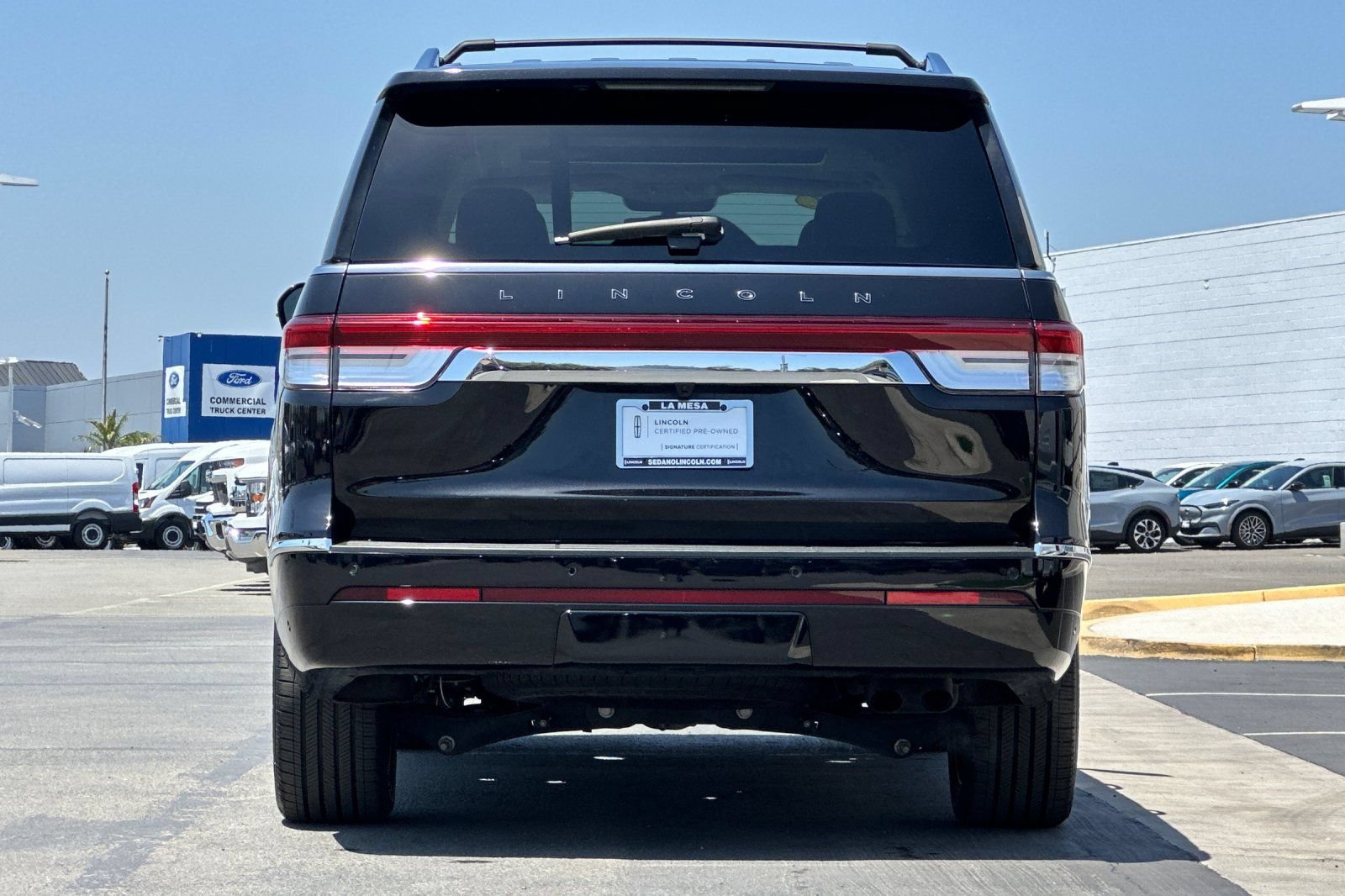 Certified 2023 Lincoln Navigator L Black Label AWD/4WD image 4