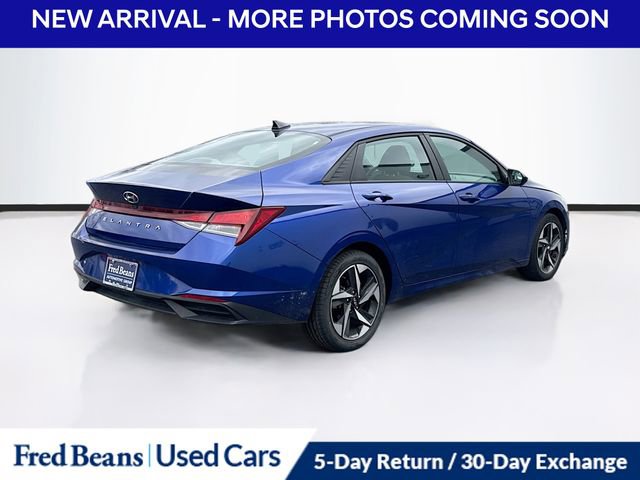 Used 2023 Hyundai Elantra SEL w/ Convenience Package image 7