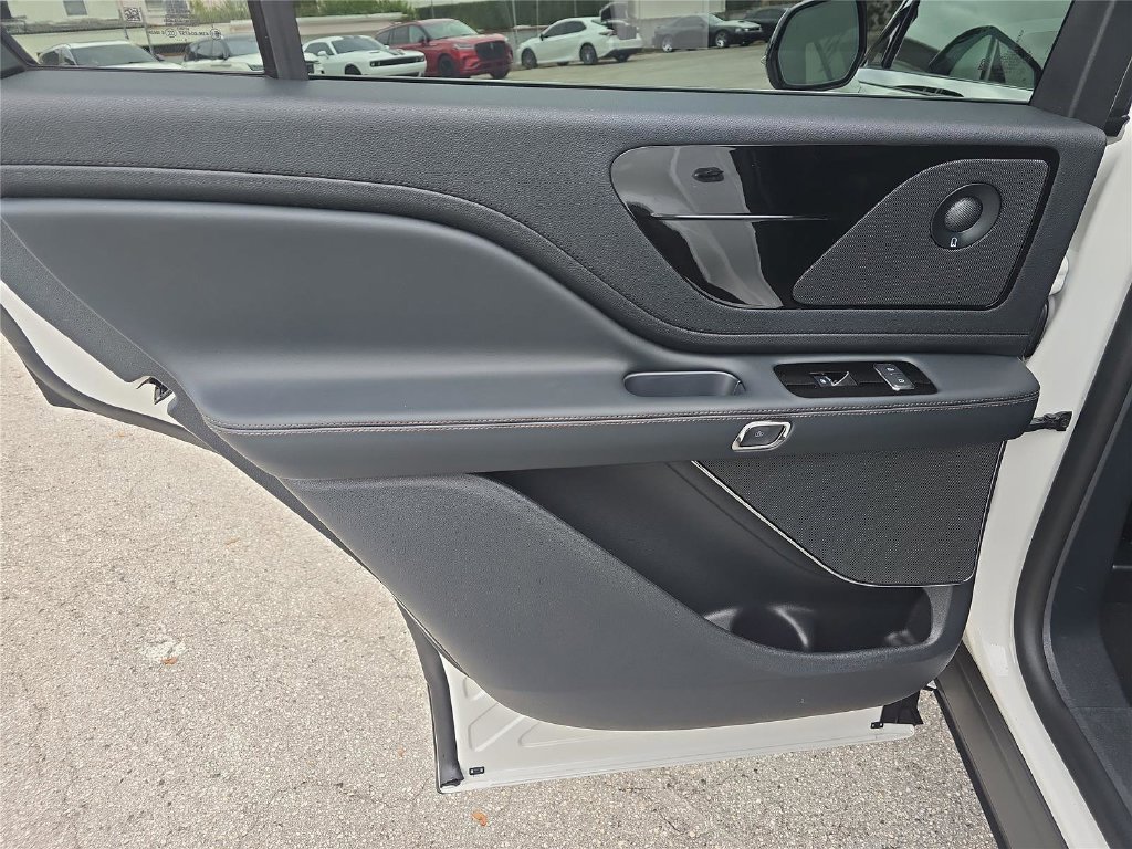 New 2026 Lincoln Aviator Reserve w/ Illumination Package RWD image 9