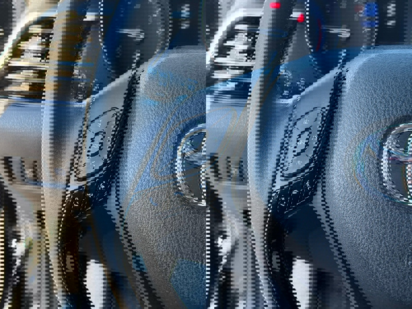 Used 2020 Toyota C-HR Limited image 17