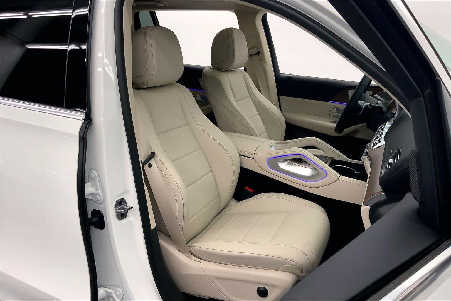 New 2026 Mercedes-Benz GLS 450 4MATIC image 3