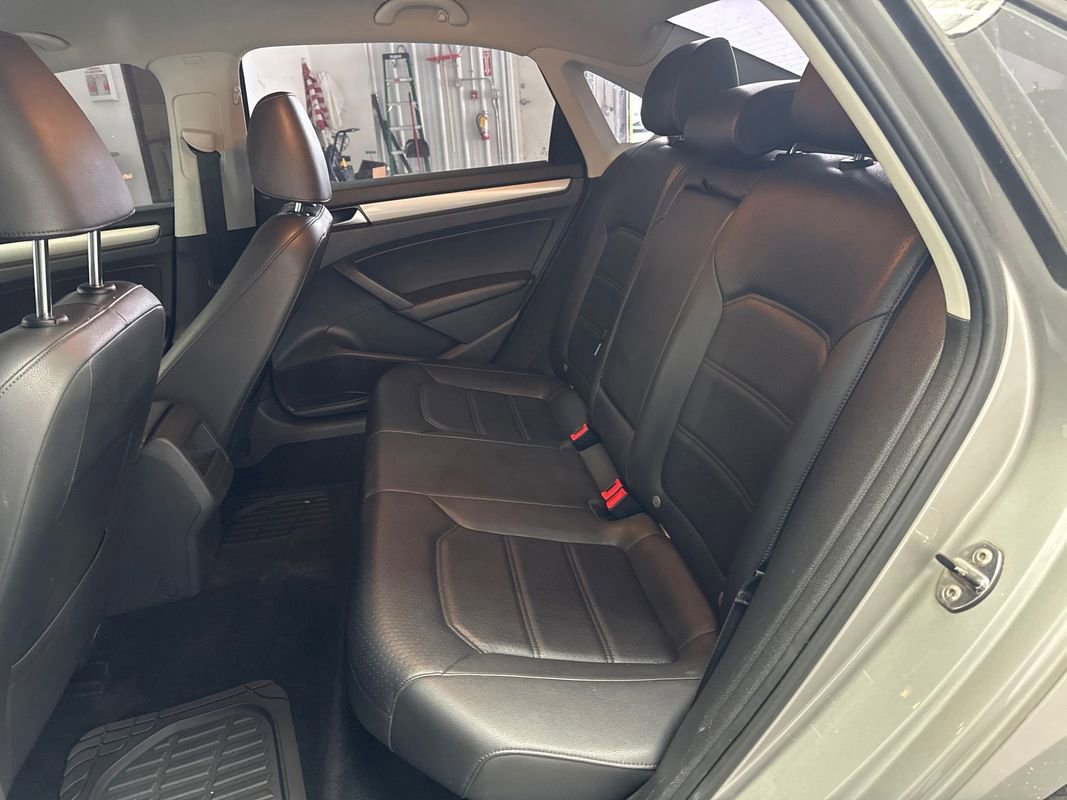 Used 2014 Volkswagen Passat 1.8T Wolfsburg Edition image 16