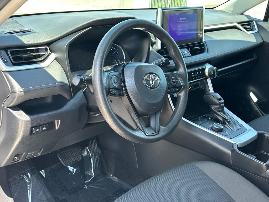 Used 2024 Toyota RAV4 LE AWD/4WD image 17