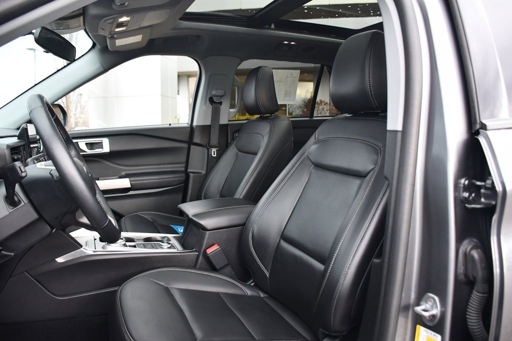 Used 2023 Ford Explorer XLT w/ Equipment Group 202A image 13