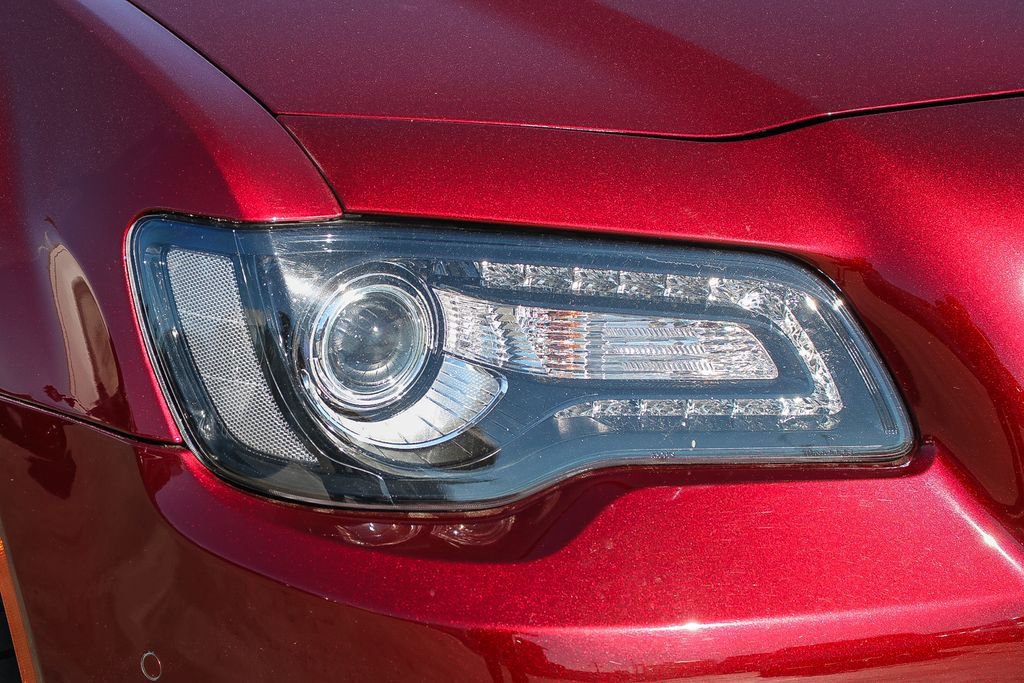 Used 2023 Chrysler 300 C image 5