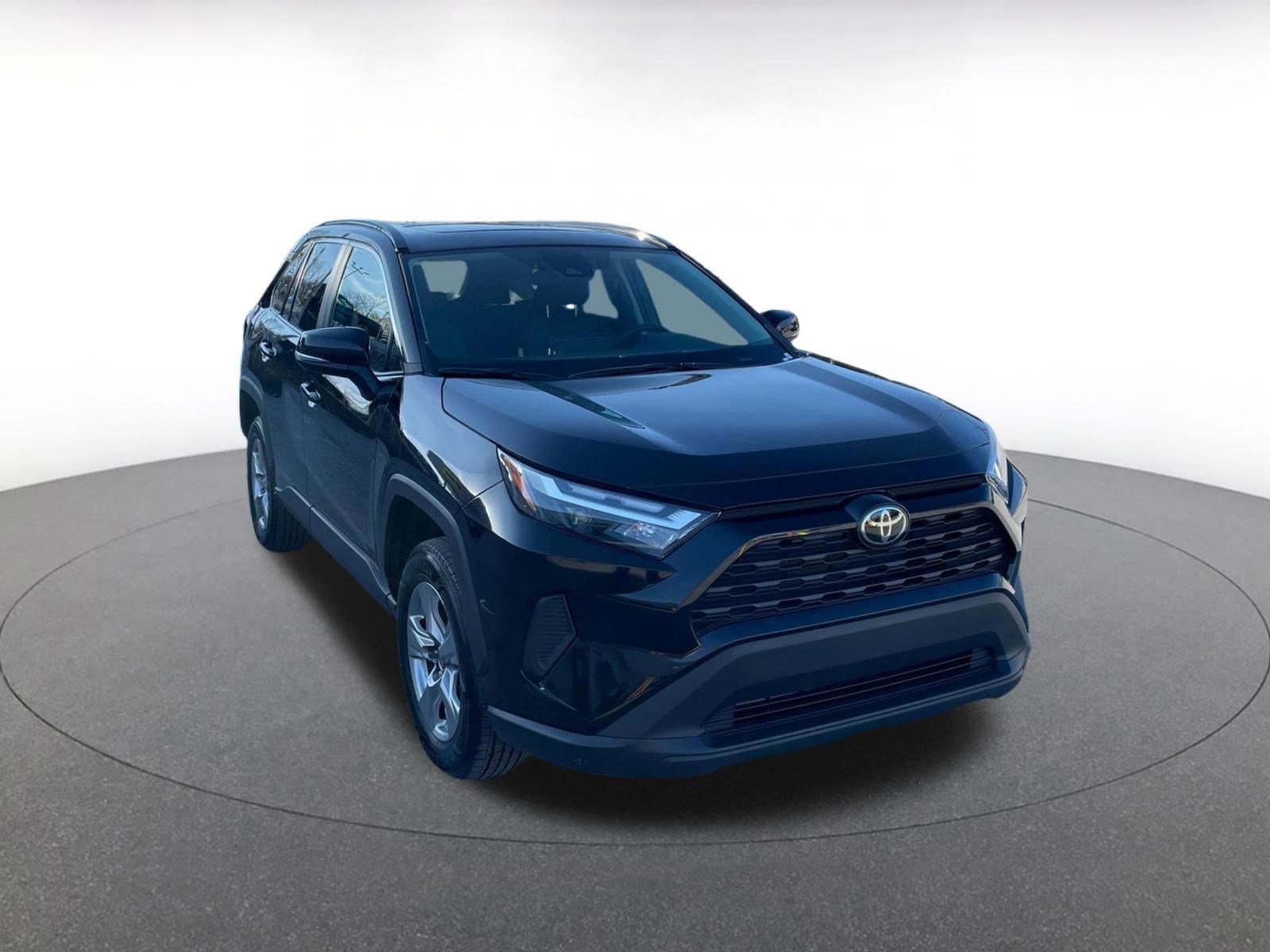 Used 2025 Toyota RAV4 XLE w/ Convenience Package image 1