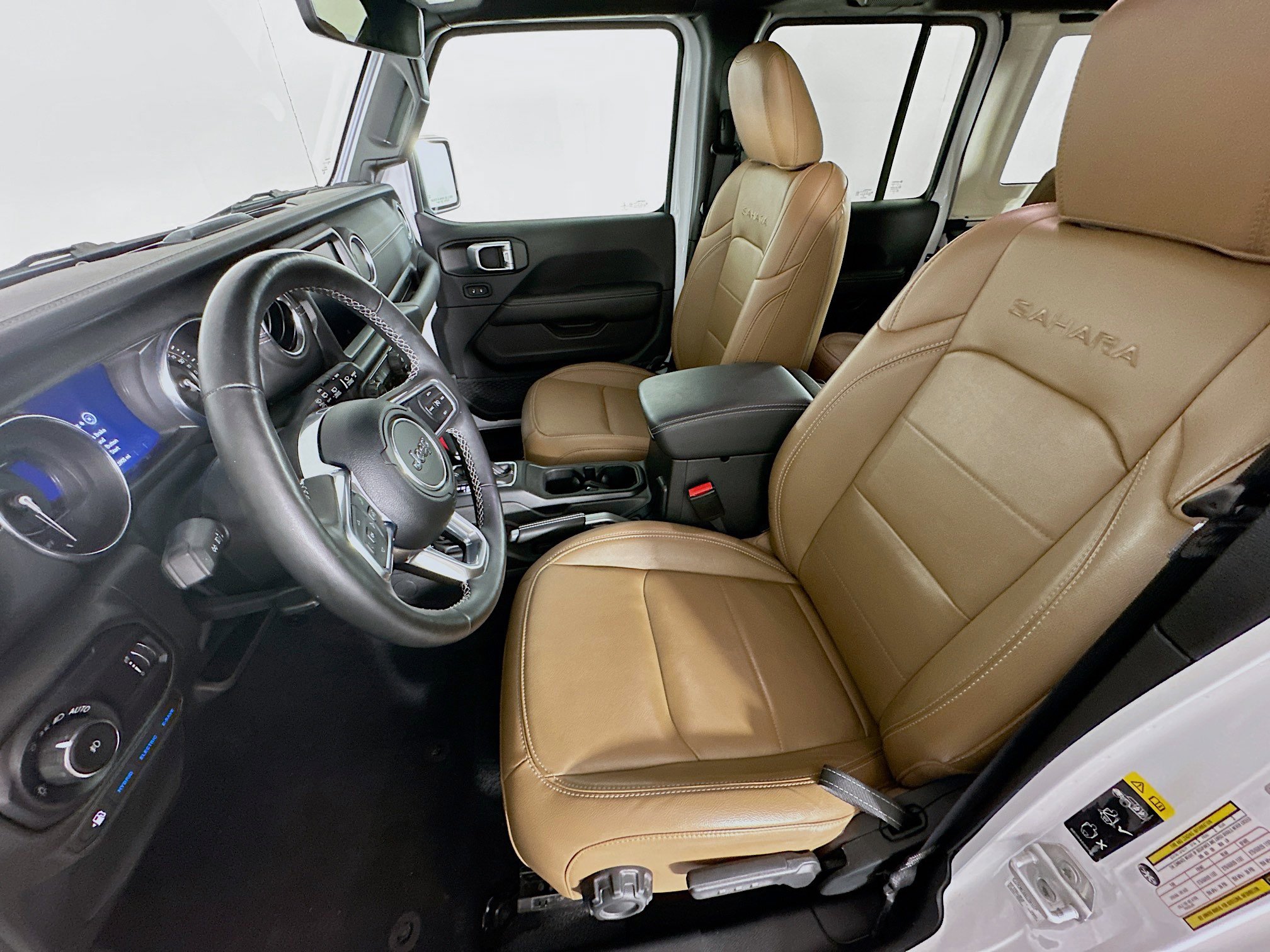 Used 2023 Jeep Wrangler Sahara w/ Cold Weather Group image 13