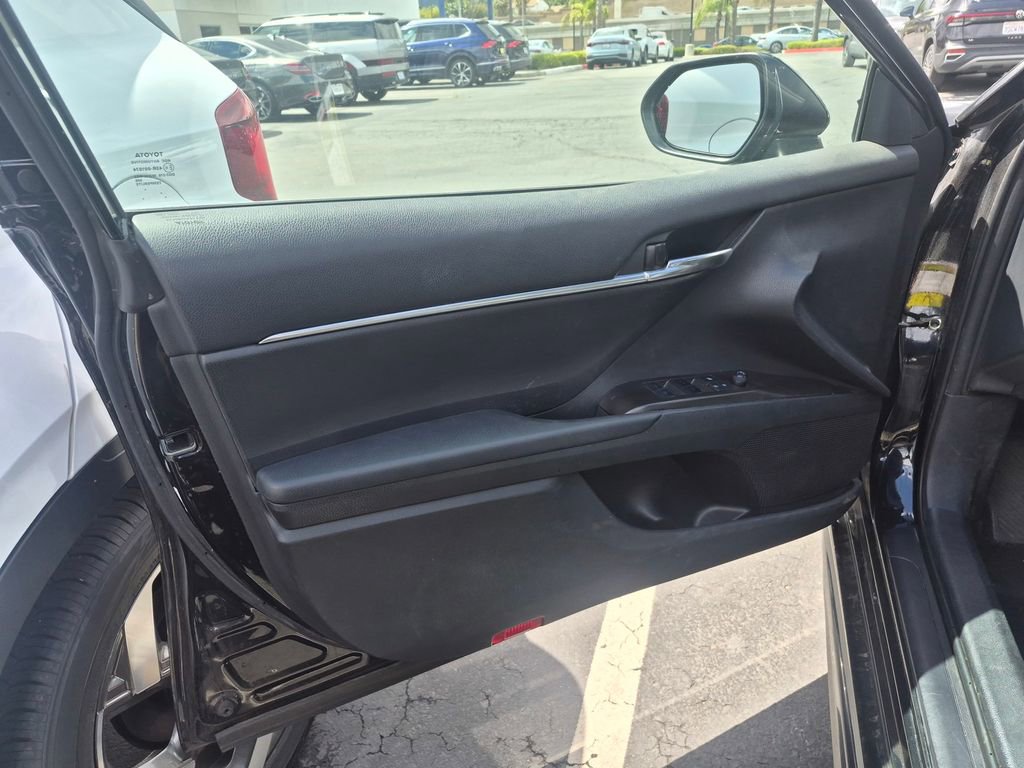 Used 2024 Toyota Camry SE FWD image 7
