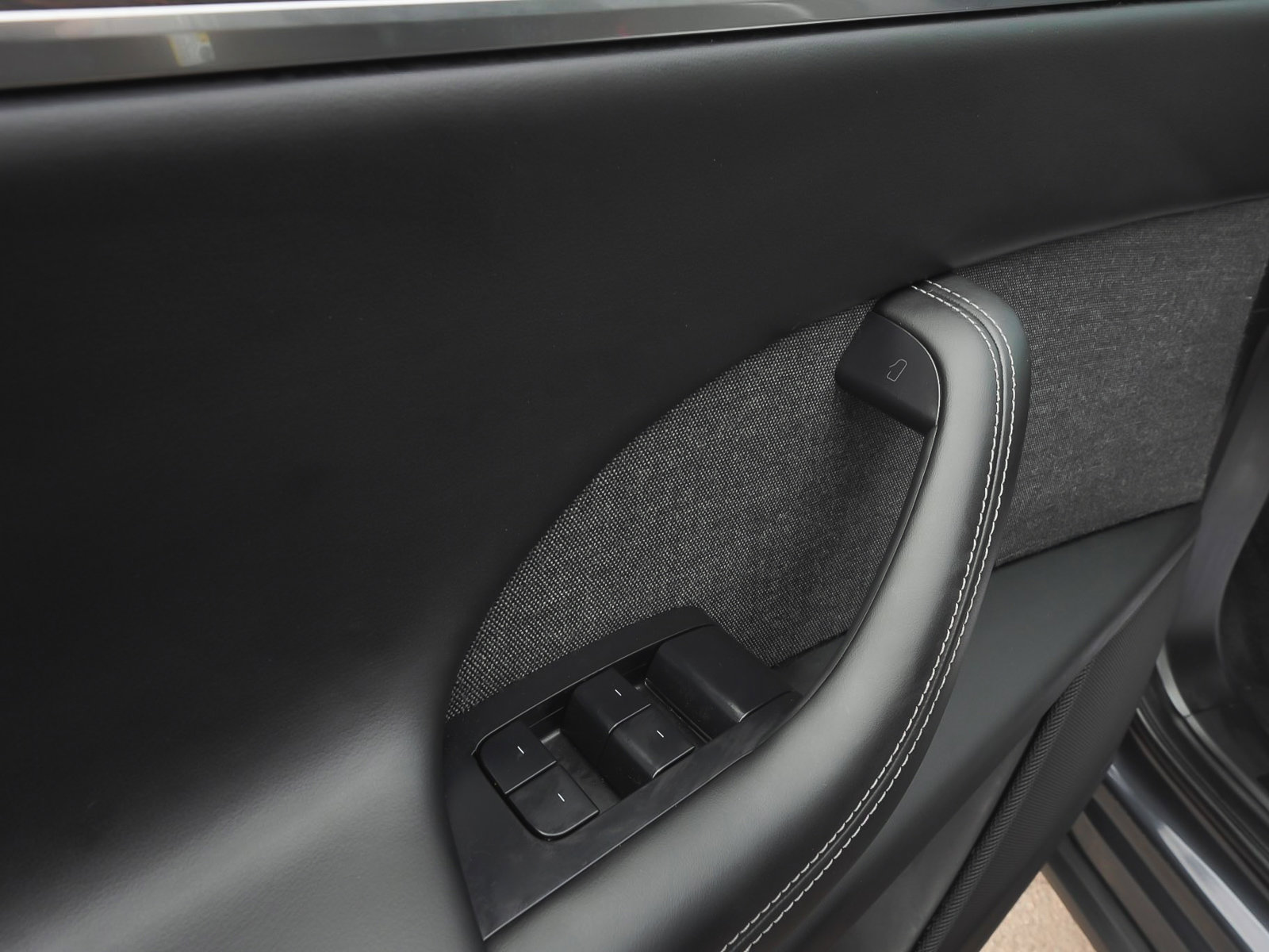 Used 2024 Tesla Model X image 14