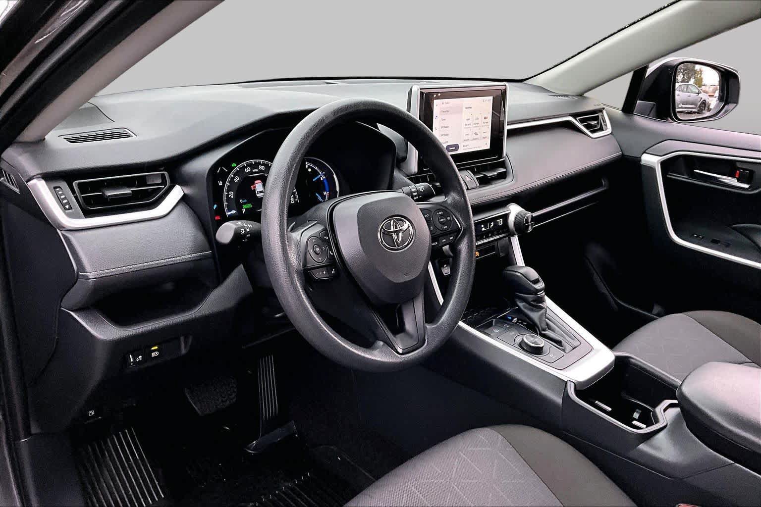 Certified 2025 Toyota RAV4 XLE AWD/4WD image 17