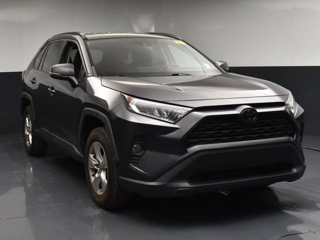 Used 2020 Toyota RAV4 XLE image 2