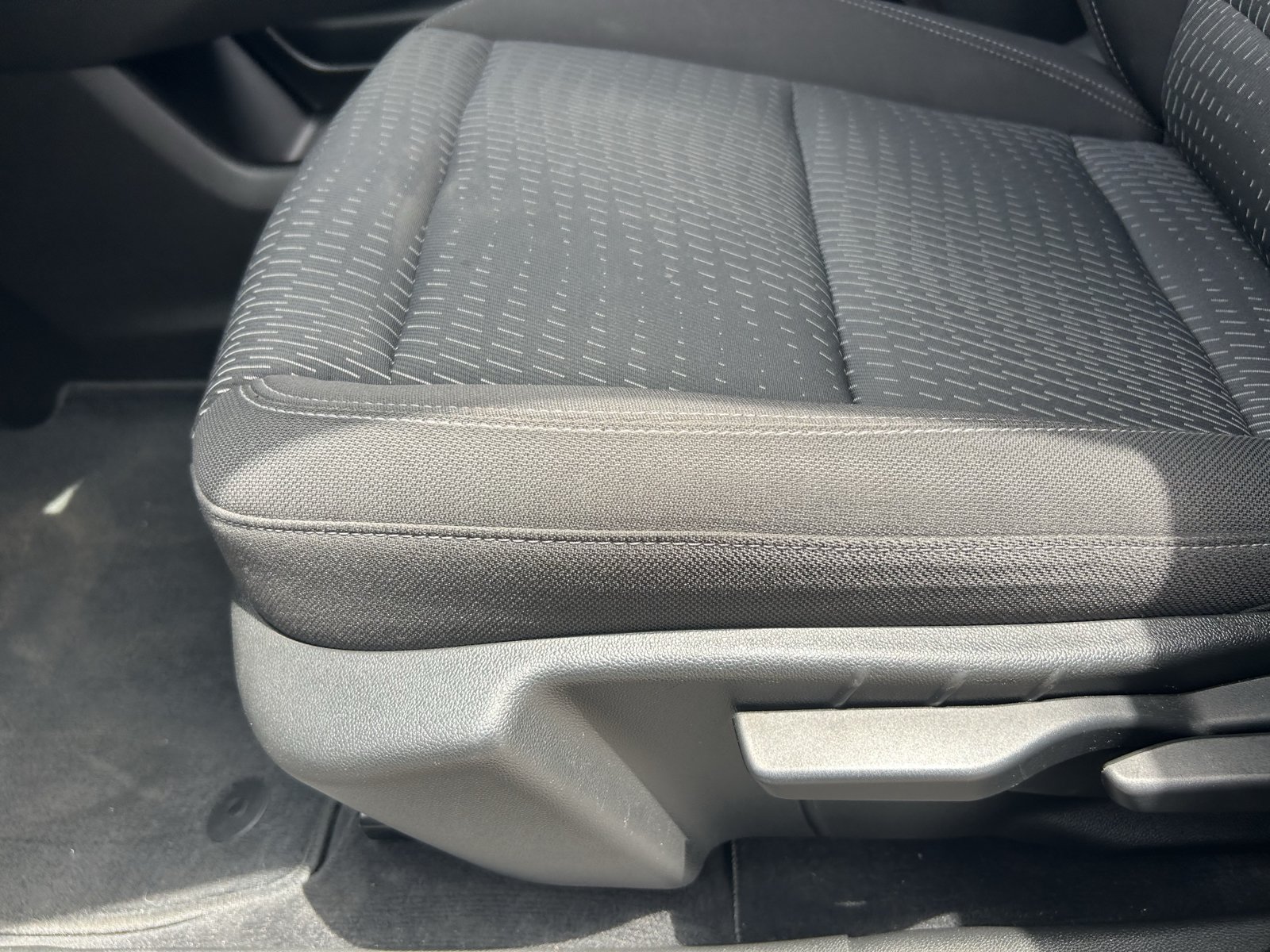 Used 2025 Chevrolet Equinox LT FWD image 29