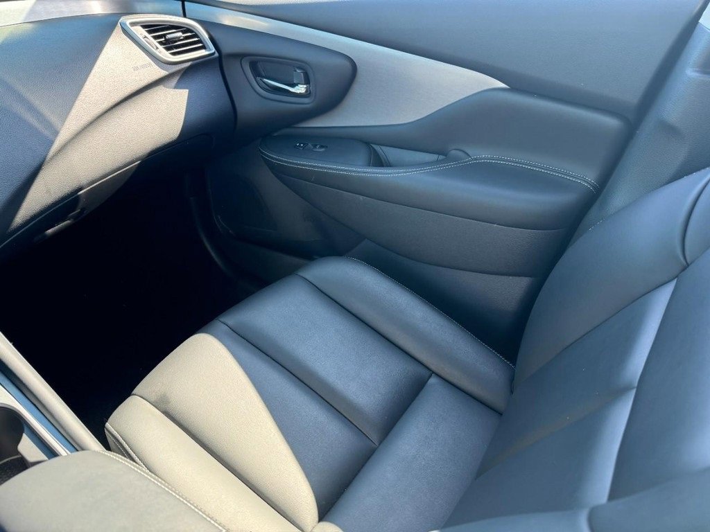 Used 2024 Nissan Murano SV w/ SV Midnight Edition Package image 15