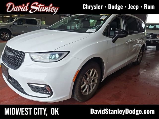 Used 2024 Chrysler Pacifica Touring-L
