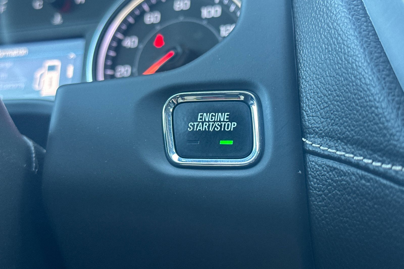 Used 2023 GMC Acadia SLE image 23