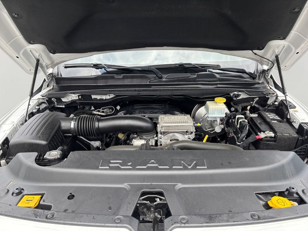 Used 2023 RAM 1500 Laramie AWD/4WD image 9