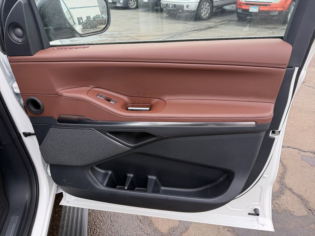 Used 2025 Lincoln Navigator L Reserve image 16