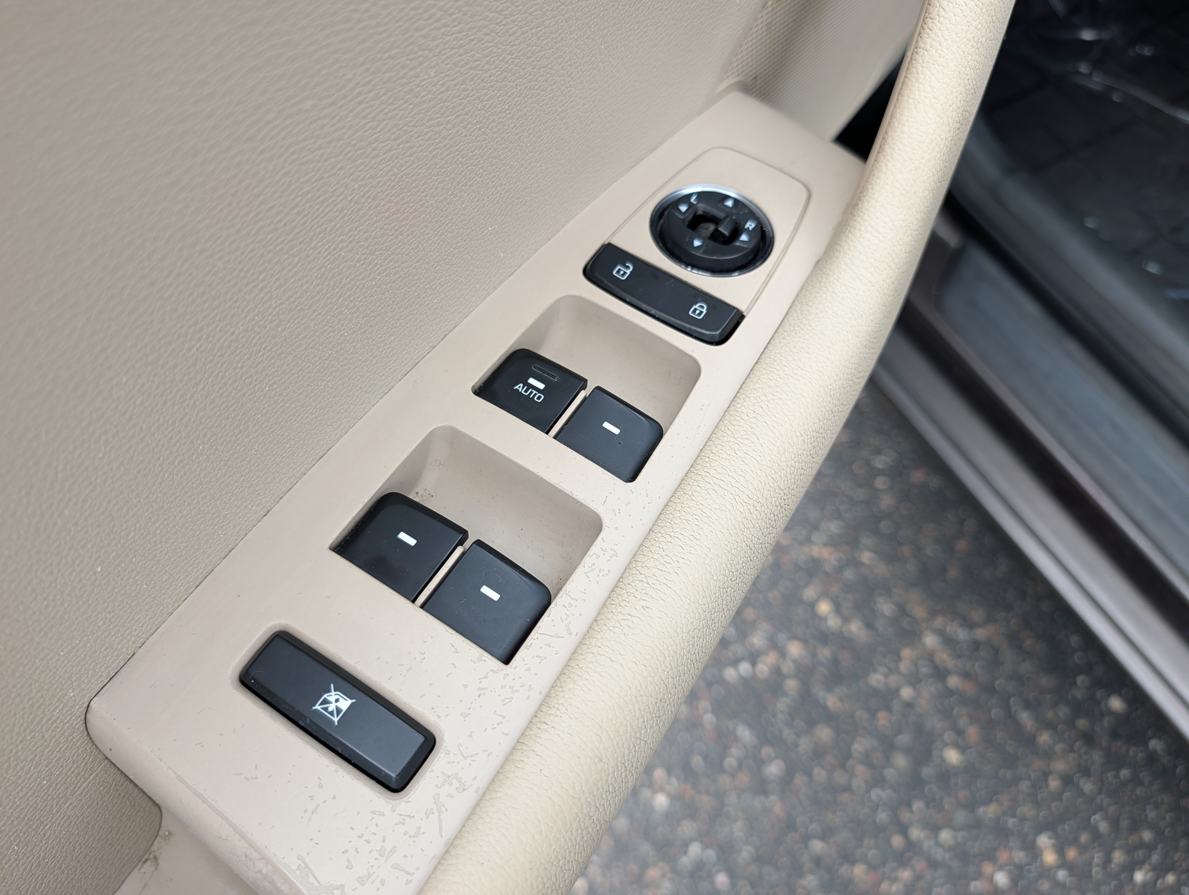 Used 2015 Hyundai Sonata SE FWD image 12
