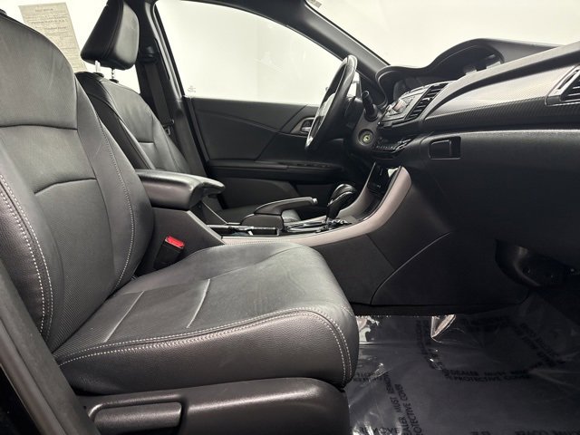 Used 2016 Honda Accord Sport image 20