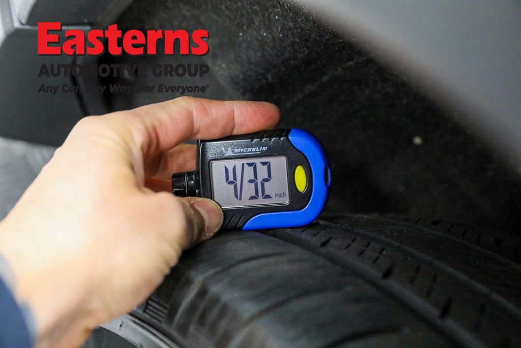 Used 2022 Ford Explorer XLT image 26