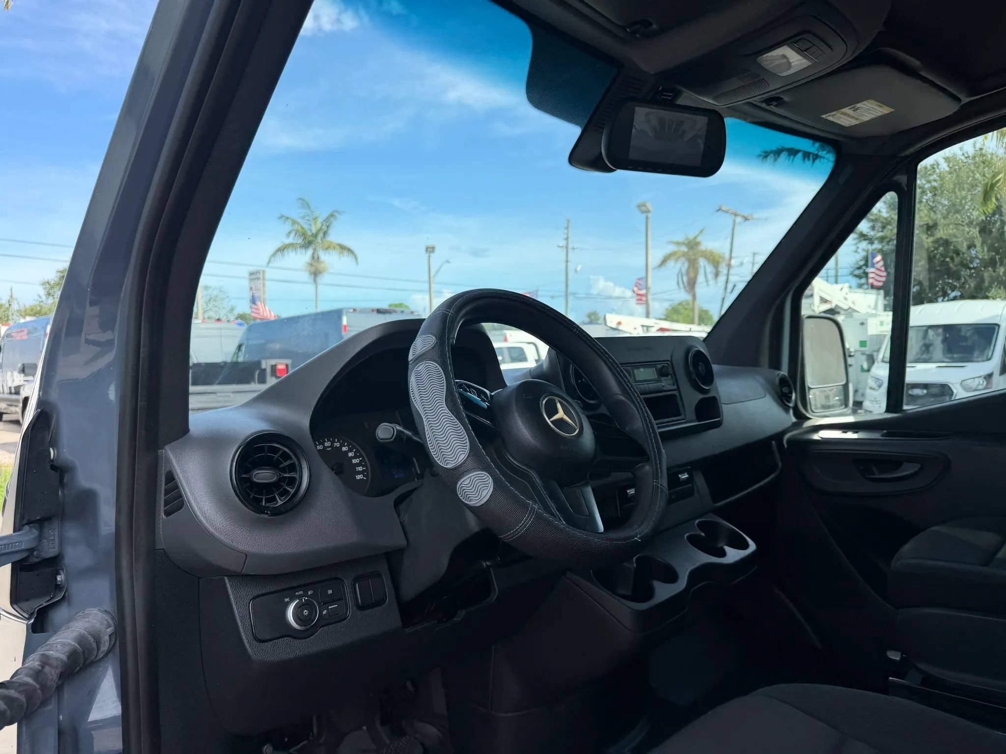 Used 2019 Mercedes-Benz Sprinter 170 image 12