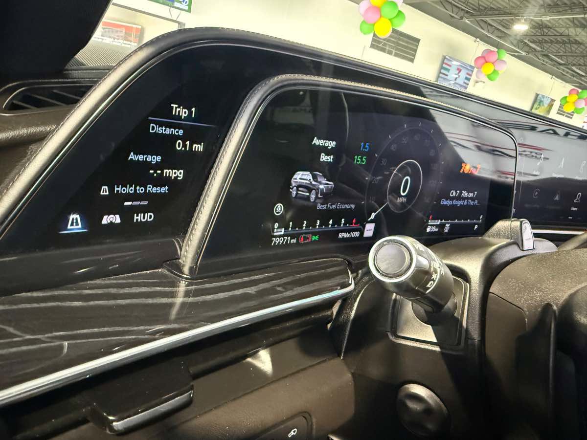 Used 2021 Cadillac Escalade Sport w/ Driver Assist Tech Package AWD/4WD image 26