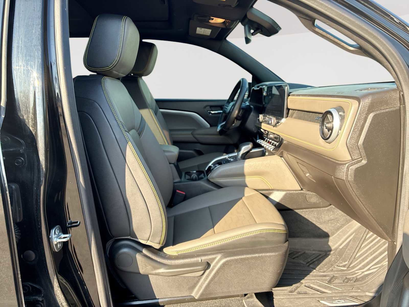 Certified 2025 Chevrolet Colorado ZR2 w/ Midnight Edition image 29