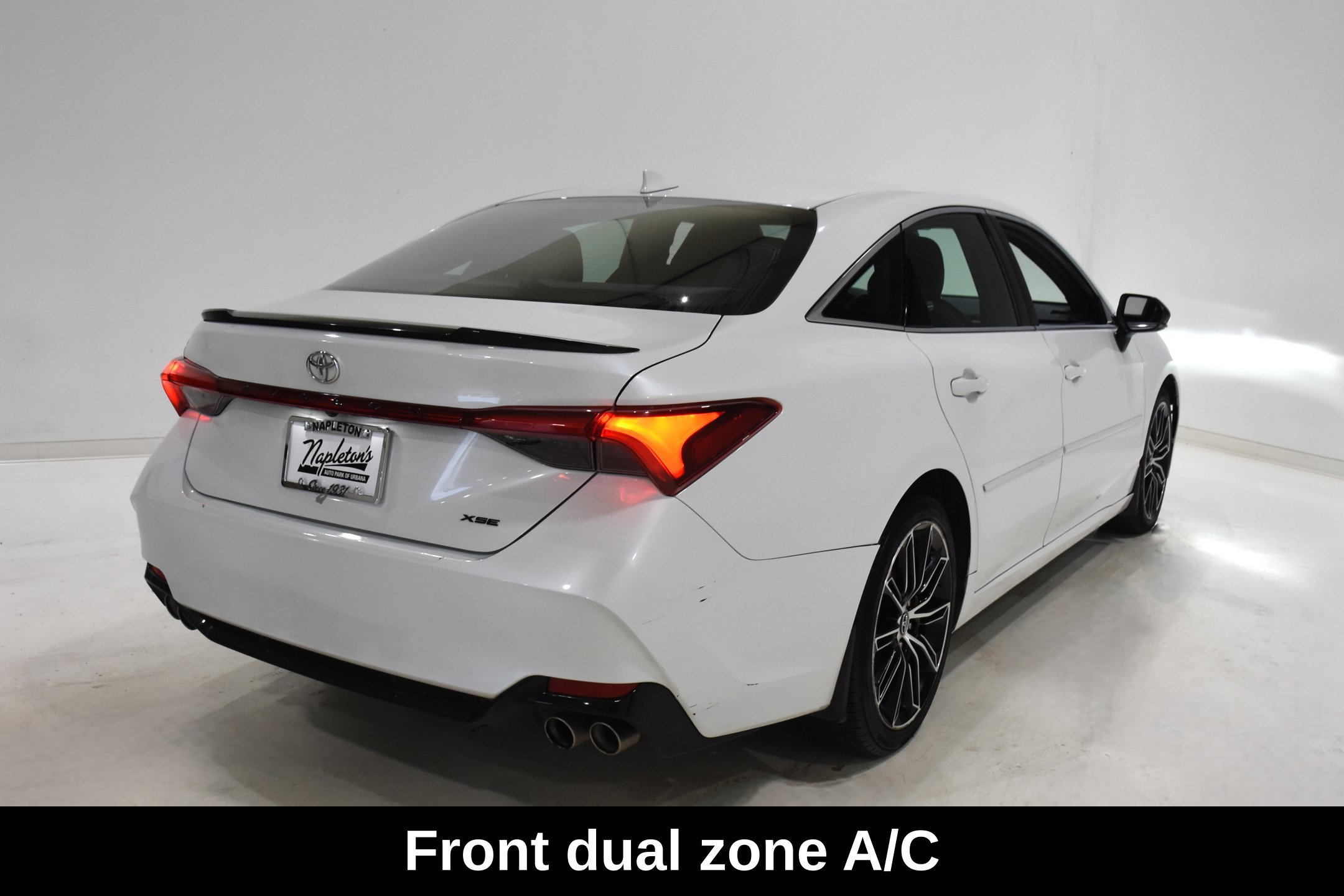 Used 2019 Toyota Avalon XSE w/ All Weather Liner Package FWD image 6